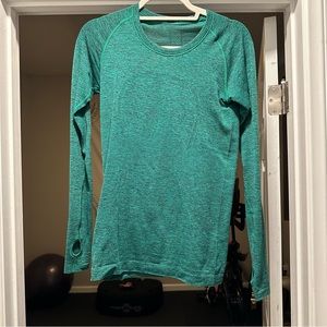 Lululemon run swiftly long sleeve green size 6